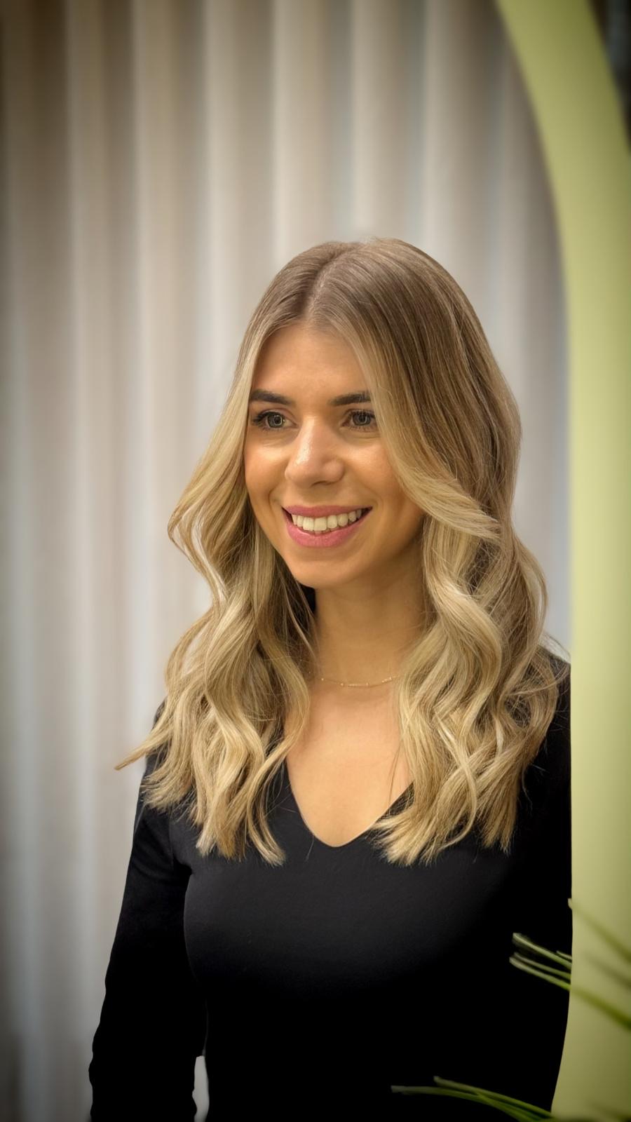 Transformação no J Experience Salon - trabalho de visagismo e cor por Junior Almeida